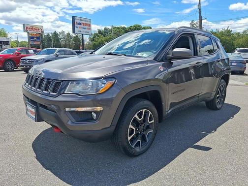 Granite Crystal Metallic Clearcoat 2019 Jeep Compass Trailhawk