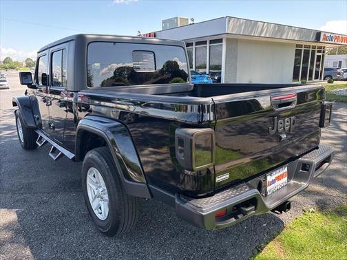 2022 Jeep Gladiator Sport S