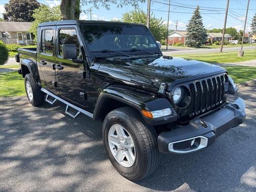 2022 Jeep Gladiator Sport S