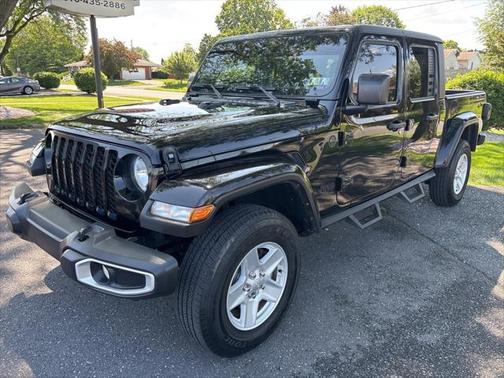 2022 Jeep Gladiator Sport S