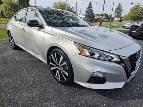 2020 Nissan Altima SR FWD