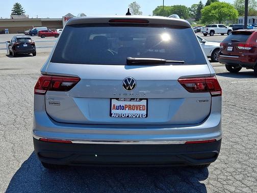 Pyrite Silver Metallic 2022 Volkswagen Tiguan 2.0T SE 4MOTION