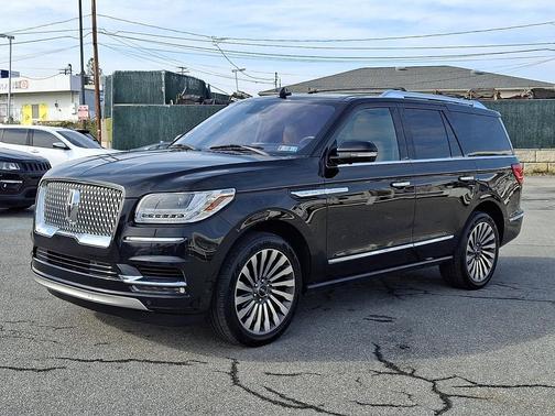 Infinite Black Metallic 2019 Lincoln Navigator Reserve