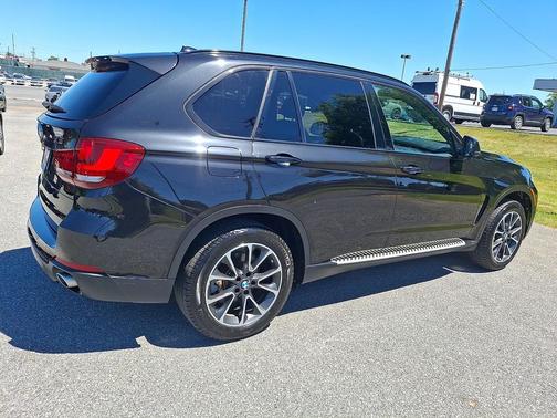 Black Sapphire Metallic 2017 BMW X5 xDrive35i