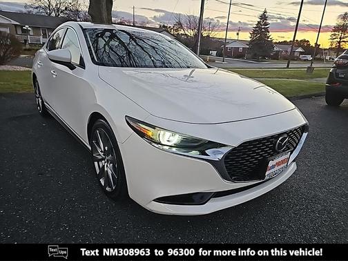 2022 Mazda Mazda3 FWD w/Premium Package