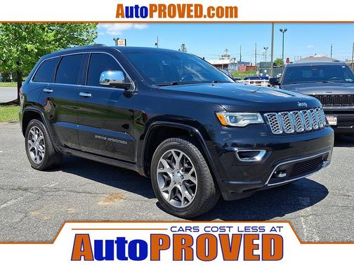 Diamond Black Crystal Pearlcoat 2019 Jeep Grand Cherokee Overland
