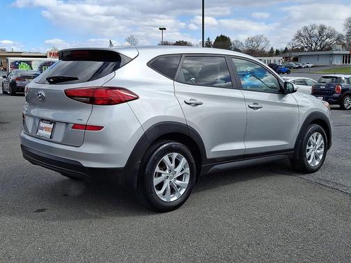 2021 Hyundai TUCSON SE
