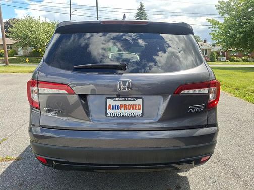 Gray 2022 Honda Pilot AWD Special Edition
