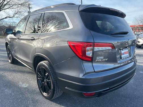 Gray 2022 Honda Pilot AWD Special Edition