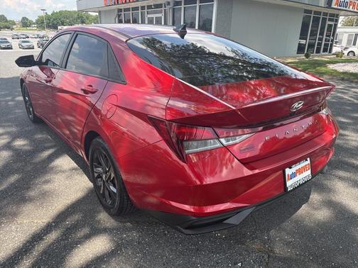 2022 Hyundai ELANTRA SEL