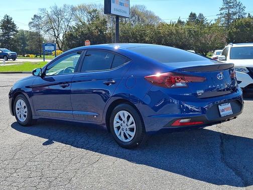 2019 Hyundai ELANTRA SE