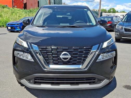 Super Black 2022 Nissan Rogue SV