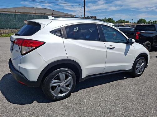 Platinum White Pearl 2021 Honda HR-V EX