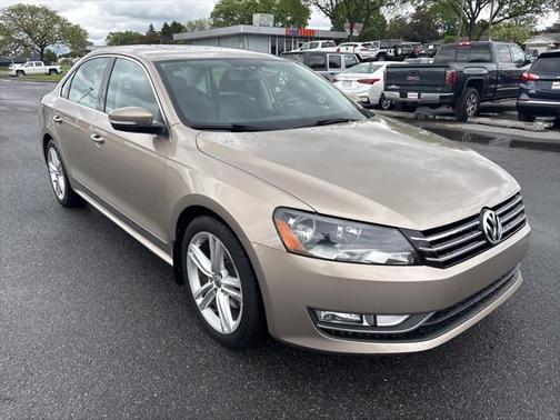 2015 Volkswagen Passat 1.8T Auto SE w/Sunroof & Nav