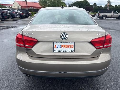 2015 Volkswagen Passat 1.8T Auto SE w/Sunroof & Nav