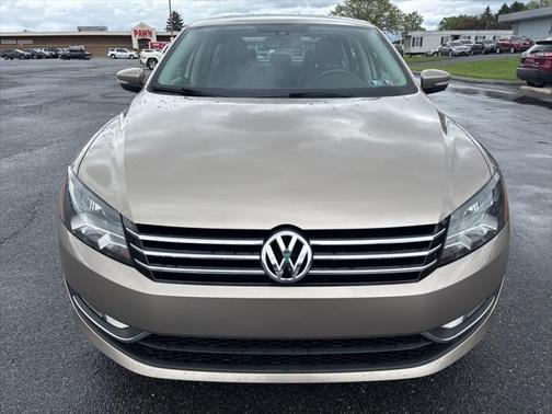 2015 Volkswagen Passat 1.8T Auto SE w/Sunroof & Nav
