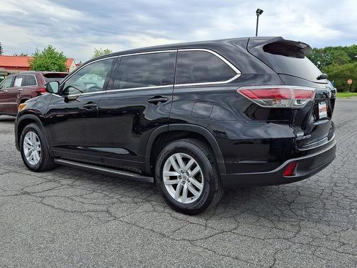 Attitude Black Metallic - 218 2015 Toyota Highlander LE Plus