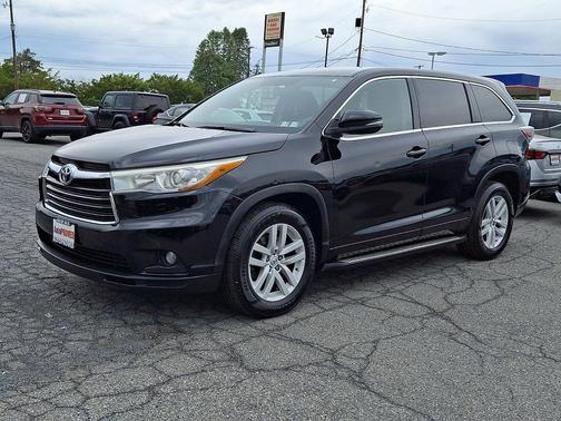 Attitude Black Metallic - 218 2015 Toyota Highlander LE Plus