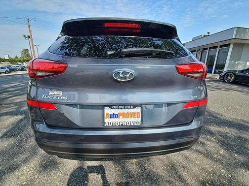 2021 Hyundai TUCSON SE