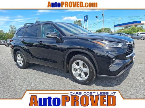 Midnight Black Metallic 2024 Toyota Highlander LE