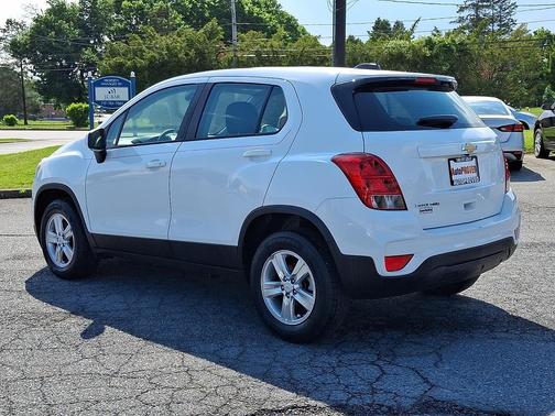 Summit White 2018 Chevrolet Trax LS