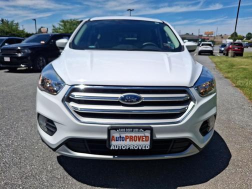 Oxford White 2019 Ford Escape SE