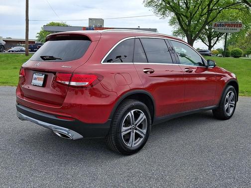 designo Cardinal Red Metallic 2018 Mercedes-Benz GLC 300 4MATIC