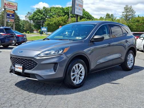 Carbonized Gray Metallic 2022 Ford Escape SE