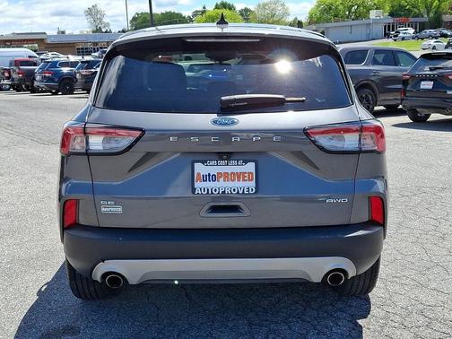 Carbonized Gray Metallic 2022 Ford Escape SE