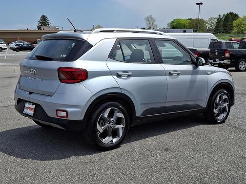 Stellar Silver 2023 Hyundai VENUE SEL