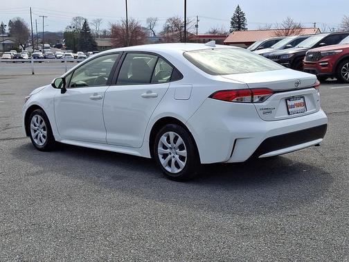 Super White 2020 Toyota Corolla LE