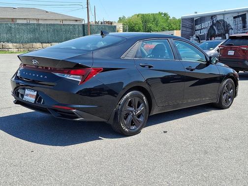 Phantom Black 2023 Hyundai ELANTRA SEL