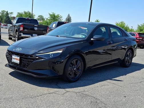 Phantom Black 2023 Hyundai ELANTRA SEL