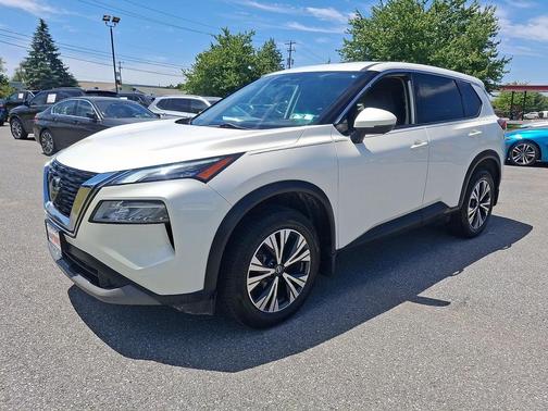 Pearl White Tricoat 2021 Nissan Rogue SV