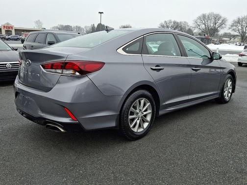 2018 Hyundai SONATA SE