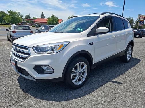 White Platinum Metallic Tri-Coat 2019 Ford Escape SEL