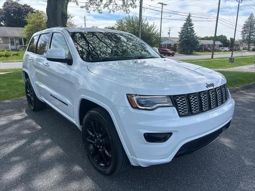 2022 Jeep Grand Cherokee Laredo