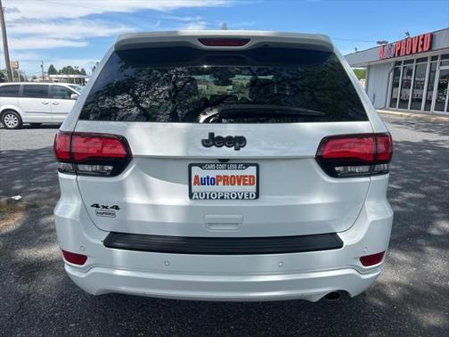 2022 Jeep Grand Cherokee Laredo
