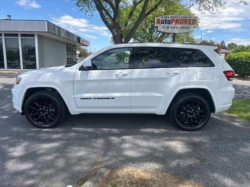 2022 Jeep Grand Cherokee Laredo