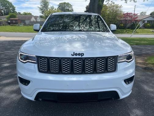 2022 Jeep Grand Cherokee Laredo