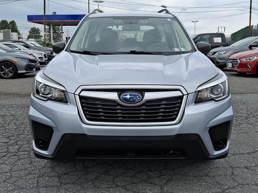 Ice Silver Metallic 2019 Subaru Forester Base