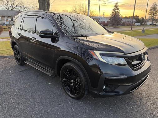 2021 Honda Pilot AWD Black Edition