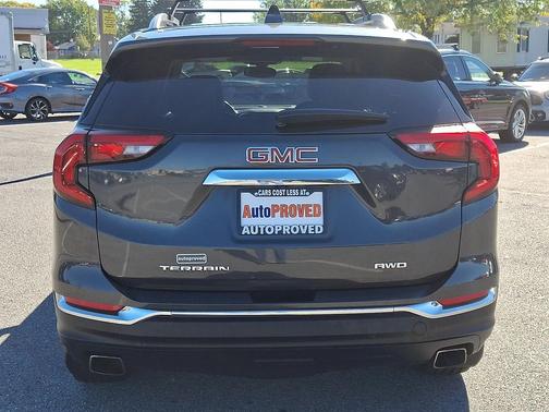 Graphite Gray Metallic 2018 GMC Terrain SLT