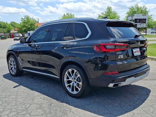Black Sapphire Metallic 2021 BMW X5 xDrive40i