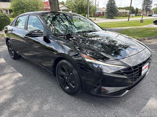 2021 Hyundai ELANTRA SEL