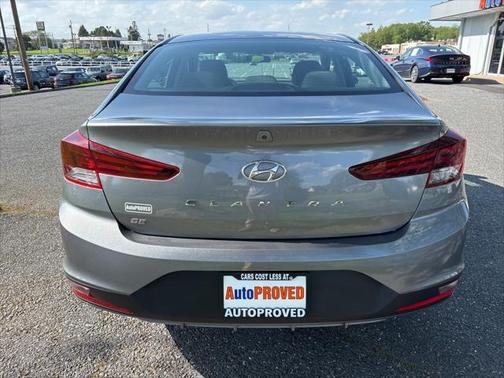 2019 Hyundai ELANTRA SE