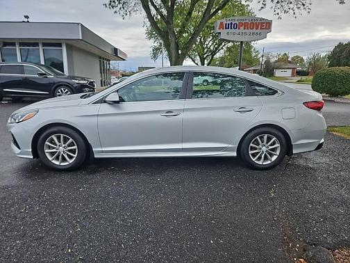 2018 Hyundai SONATA SE