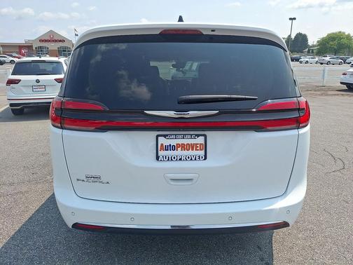 Bright White Clearcoat 2024 Chrysler Pacifica Touring L