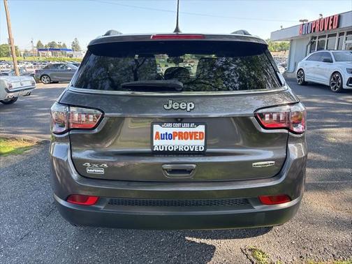 2022 Jeep Compass Latitude Lux