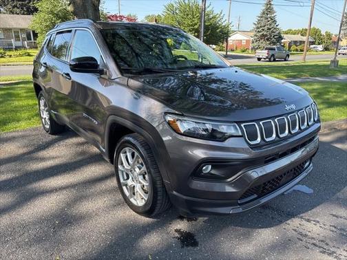 2022 Jeep Compass Latitude Lux